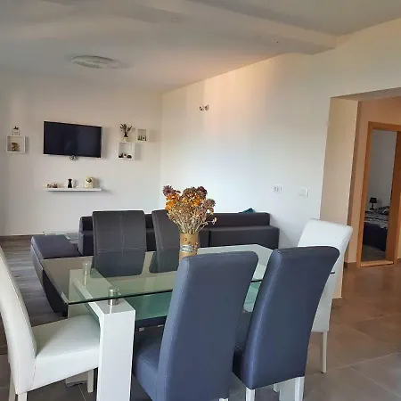 Apartment Robi Sea View Near Trogir *