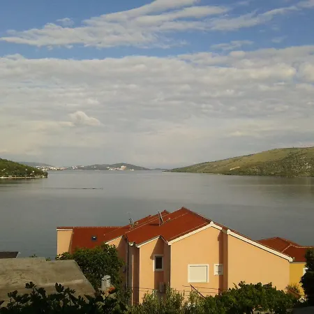 Apartment Robi Sea View Near Trogir 아파트 산책길