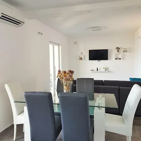 Apartment Robi Sea View Near Trogir *