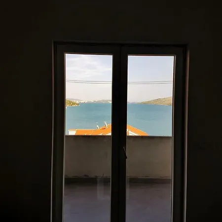 Apartment Robi Sea View Near Trogir