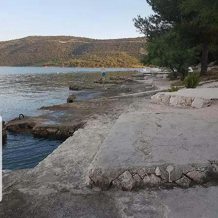 Apartment Robi Sea View Near Trogir 아파트